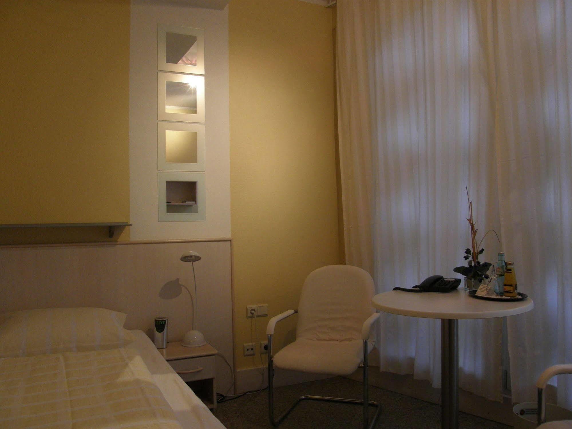 Jugendgaestehaus St.-Michaels-Heim Βερολίνο Εξωτερικό φωτογραφία